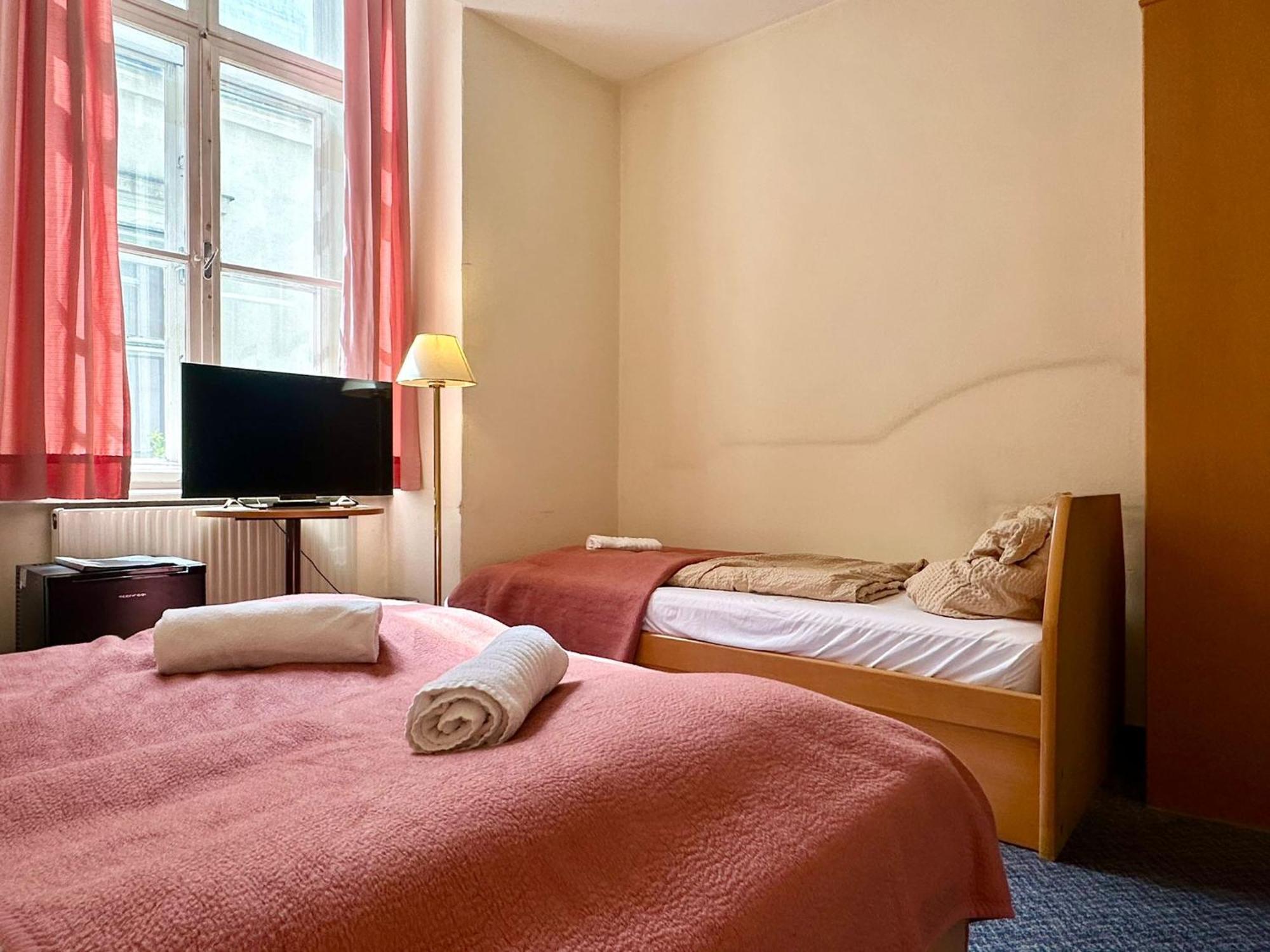 Very Central Apartments, 5 Min To City Center, No Reception Vienna Exterior photo